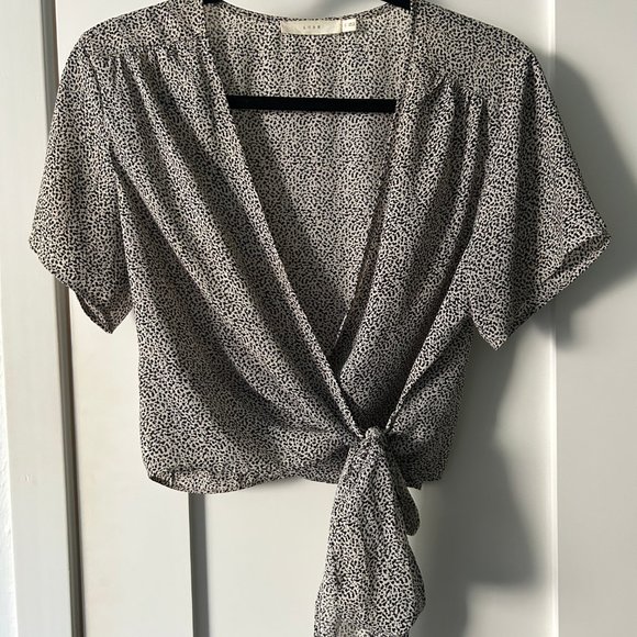 LUSH Ranya Wrap Cropped Blouse Women's Small - Picture 4 of 8